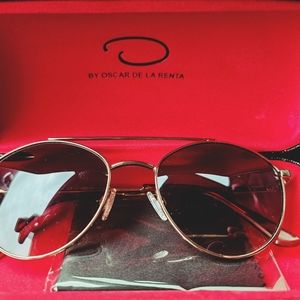 NWT Oscar de la renta sunglasses- Olivia,hard cas